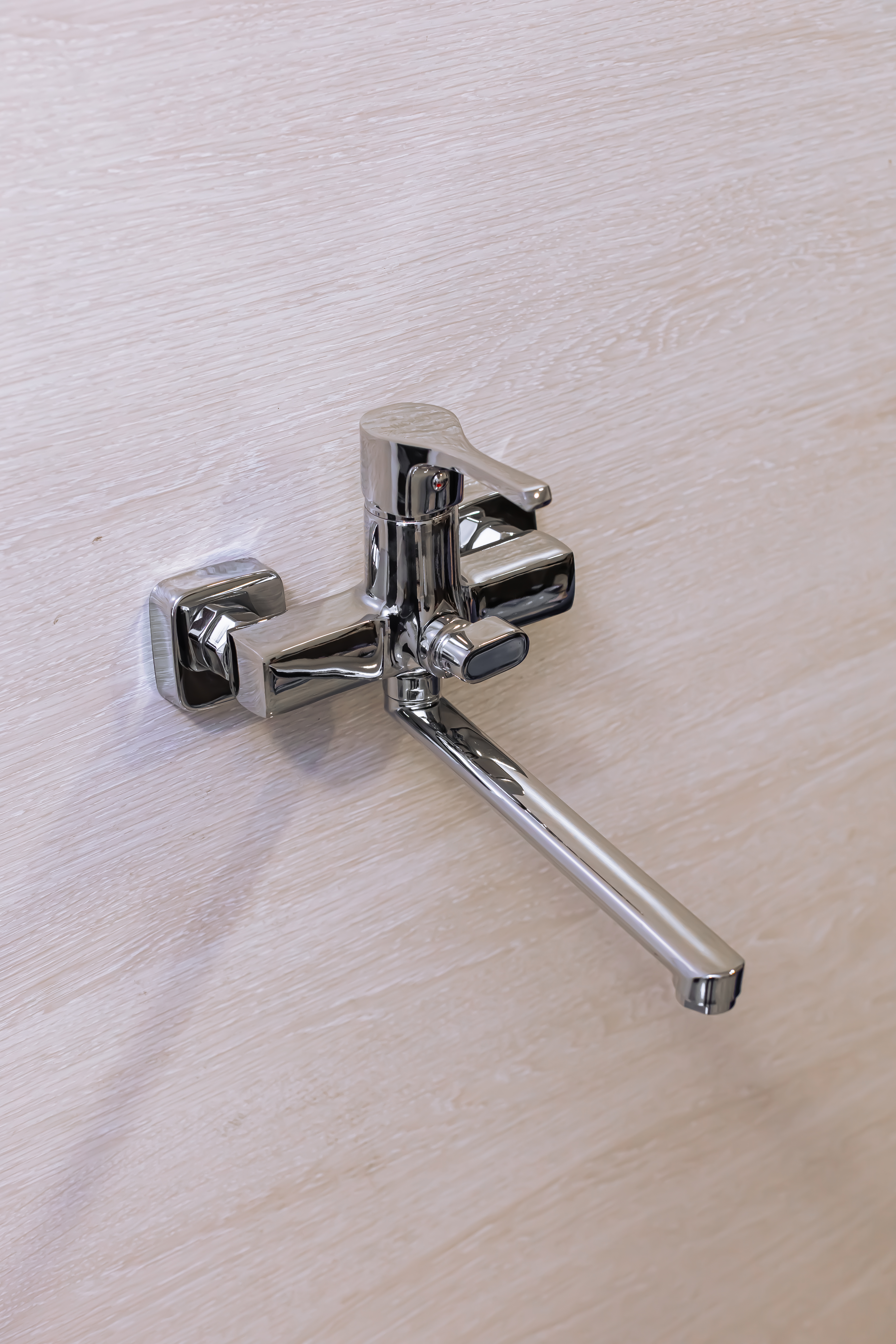 Duş simesiteli uzun lülək