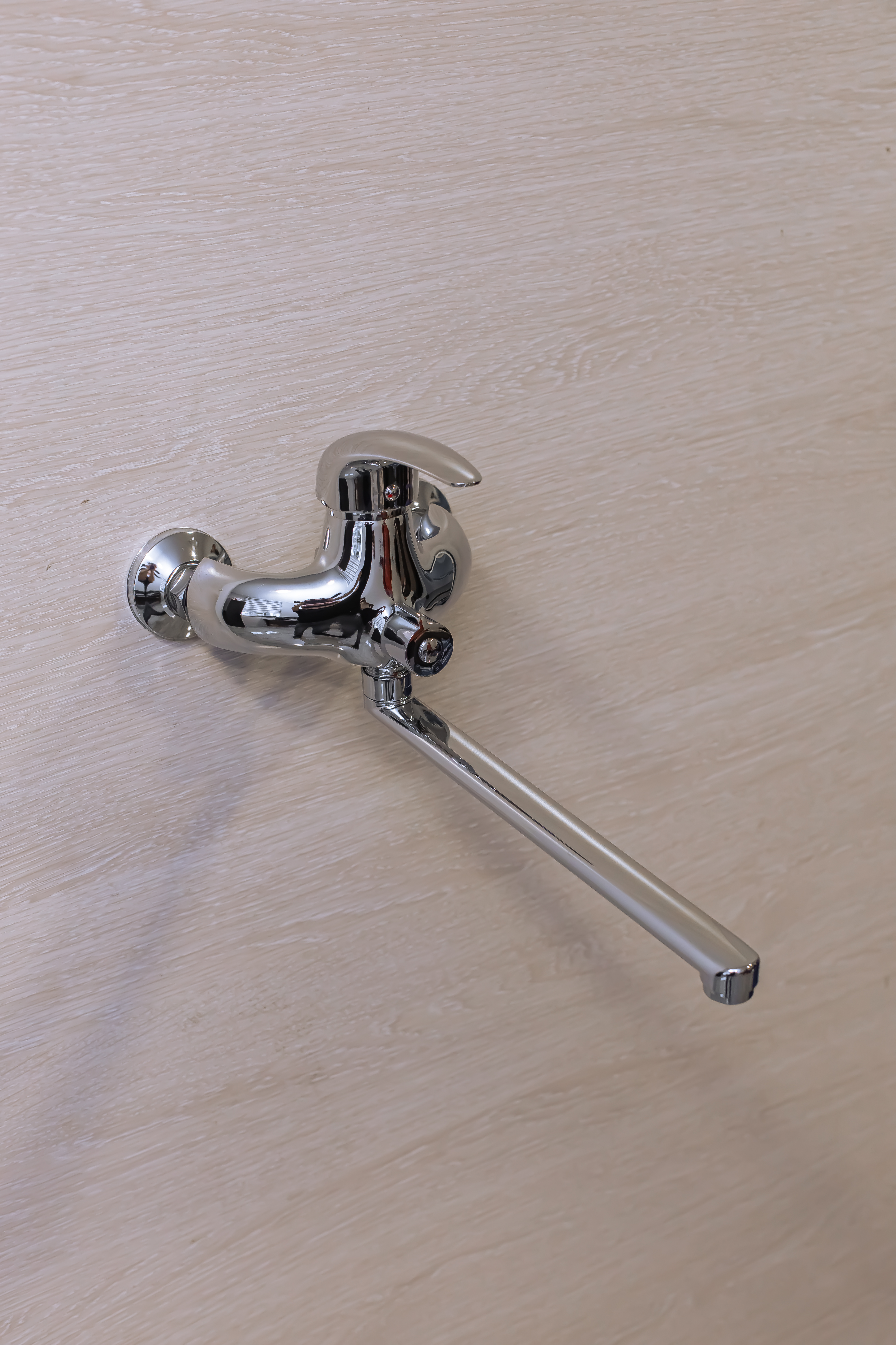 Duş simesiteli uzun lülək