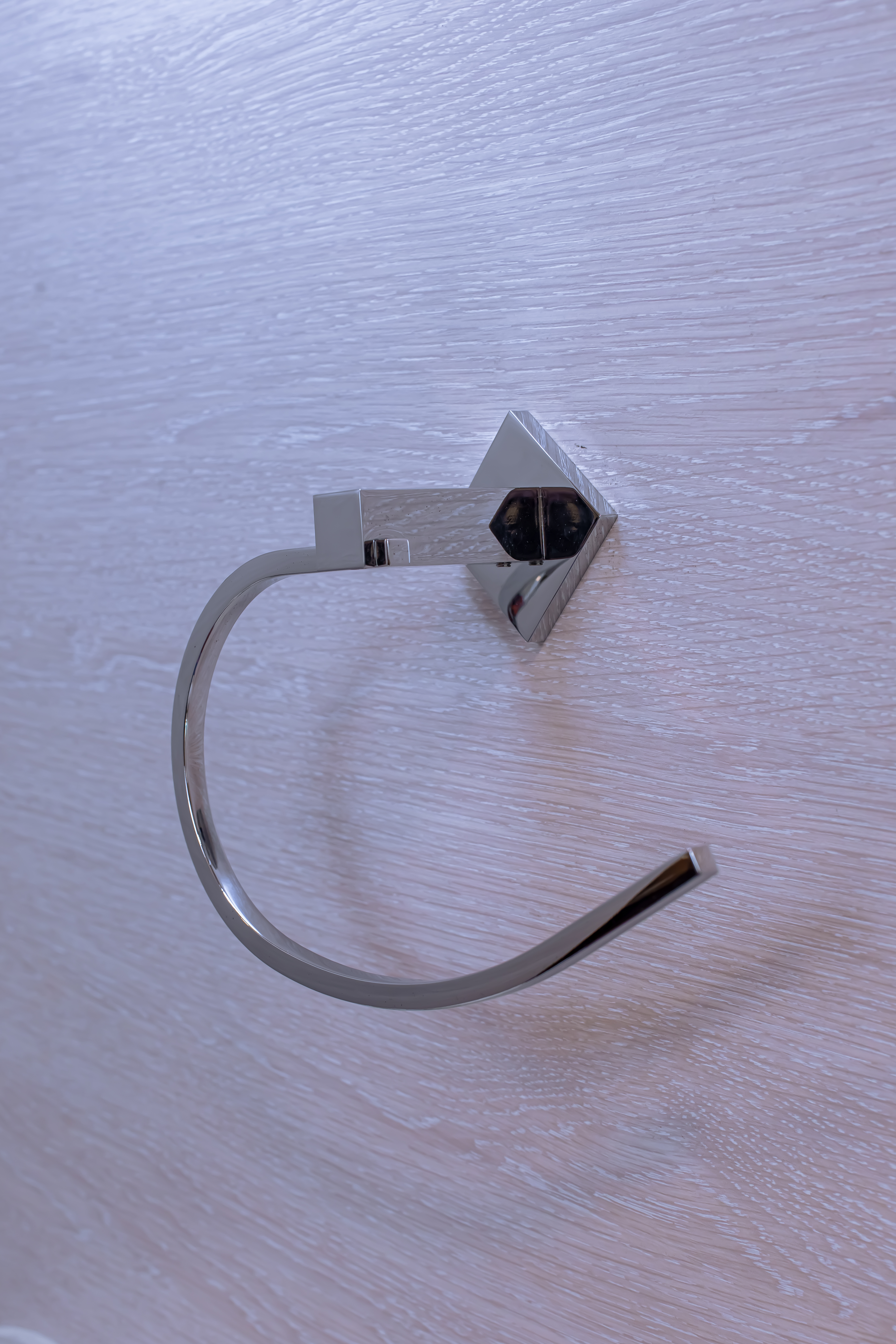 Oval dəsmal asılan