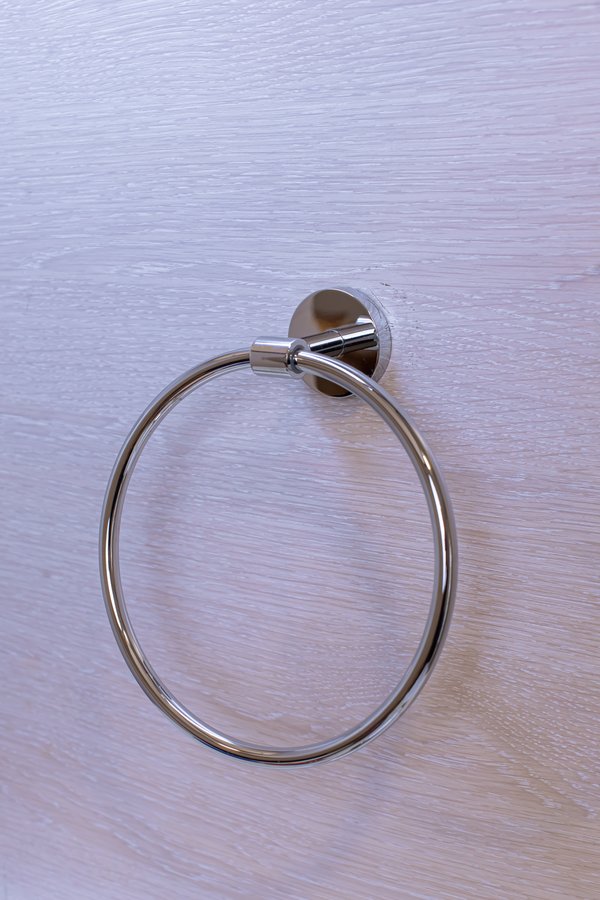 Oval dəsmal asılan