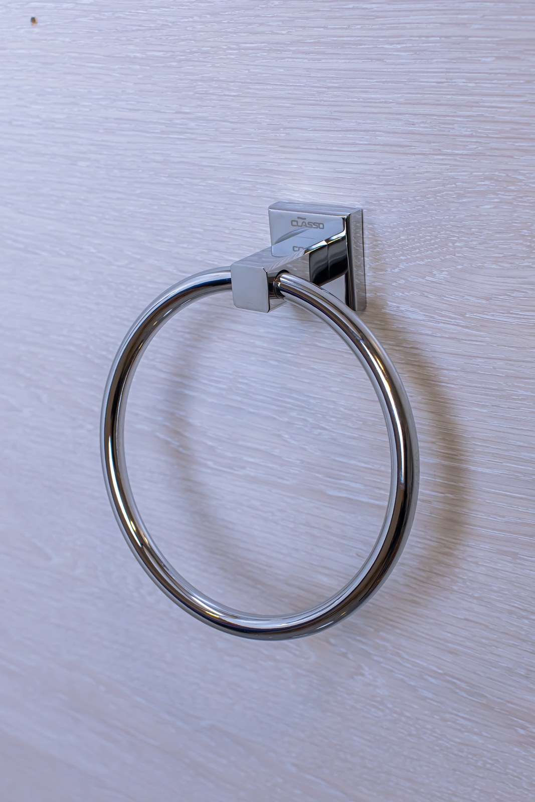 Oval dəsmal asılan