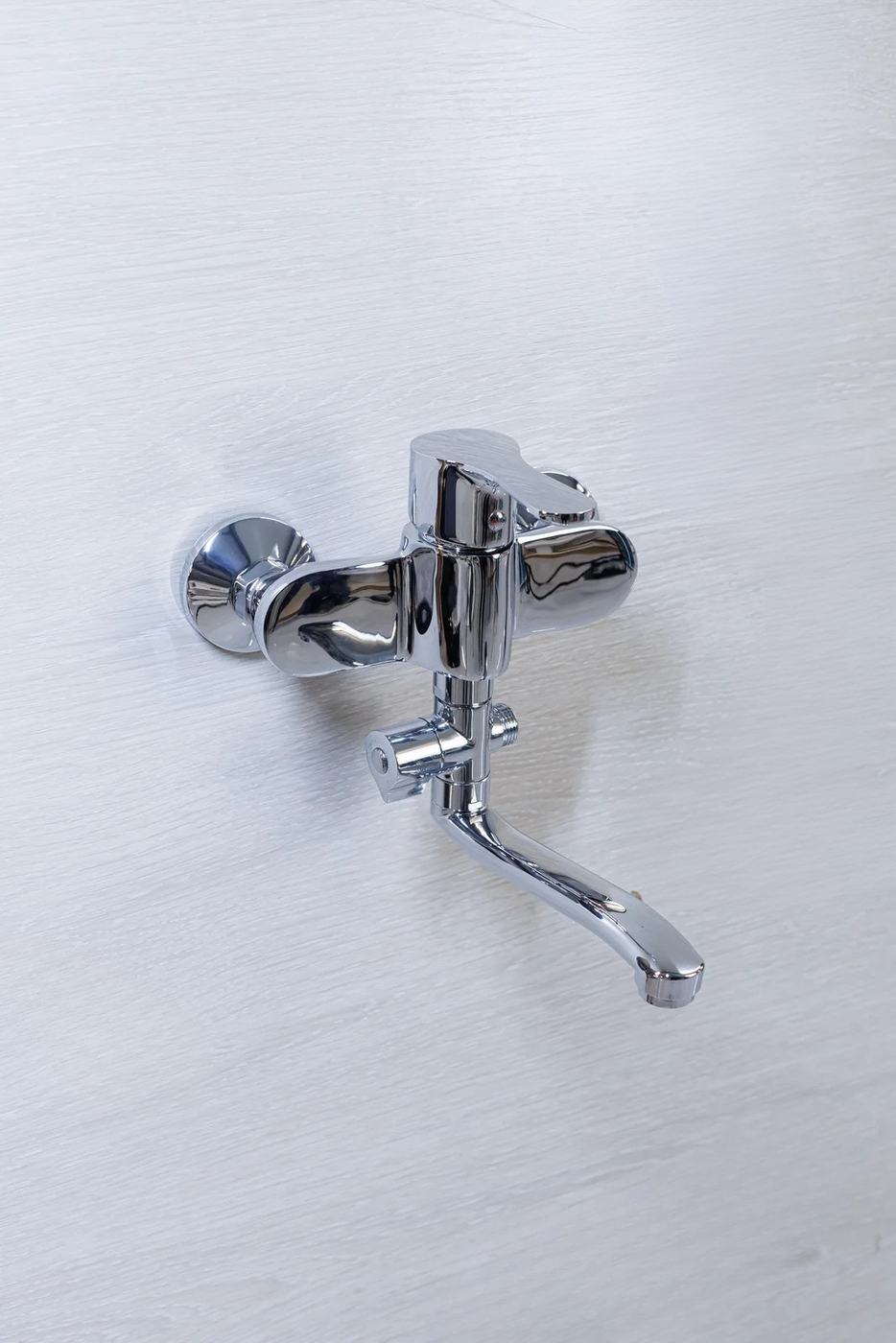 Duş smesiteli uzun lülək